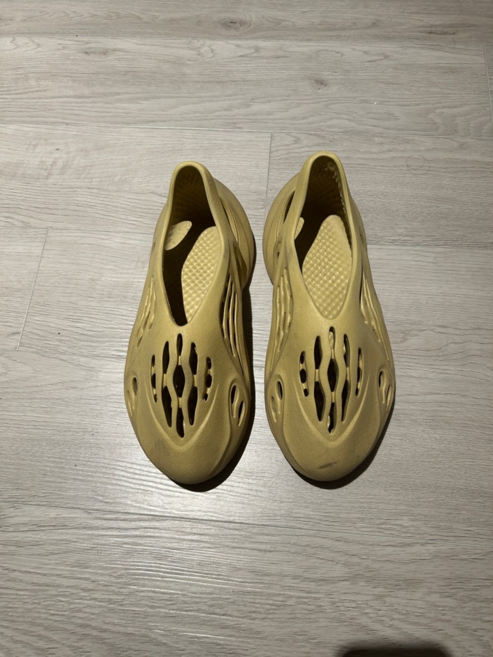 Yeezy Foam Runner Sulphur